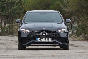 Mercedes C 300 e (8)