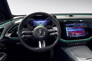 Mercedes-E-Class-tablo-2023-(2)