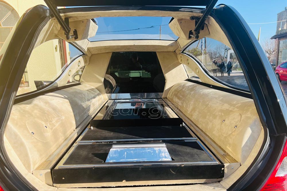 https://autogreeknews.gr/wp-content/uploads/2023/02/Mercedes-νεκροφόρα-4.jpg