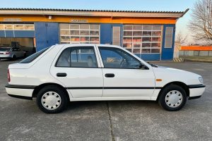 Nissan-Sunny-1994-(10)