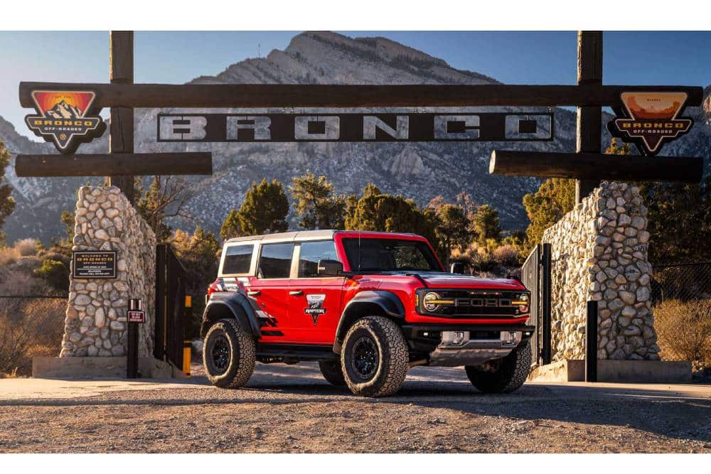 https://autogreeknews.gr/wp-content/uploads/2023/02/ford-bronco-raptor-off-roadeo-experience-5.jpg