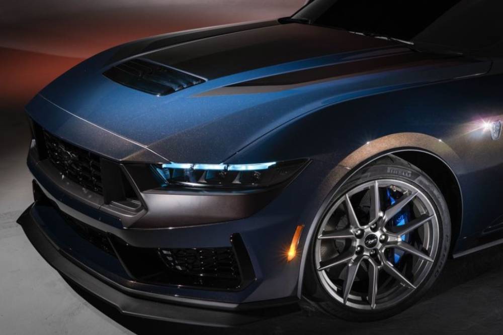 https://autogreeknews.gr/wp-content/uploads/2023/02/ford-mustang-dark-horse-reveal-04.jpg