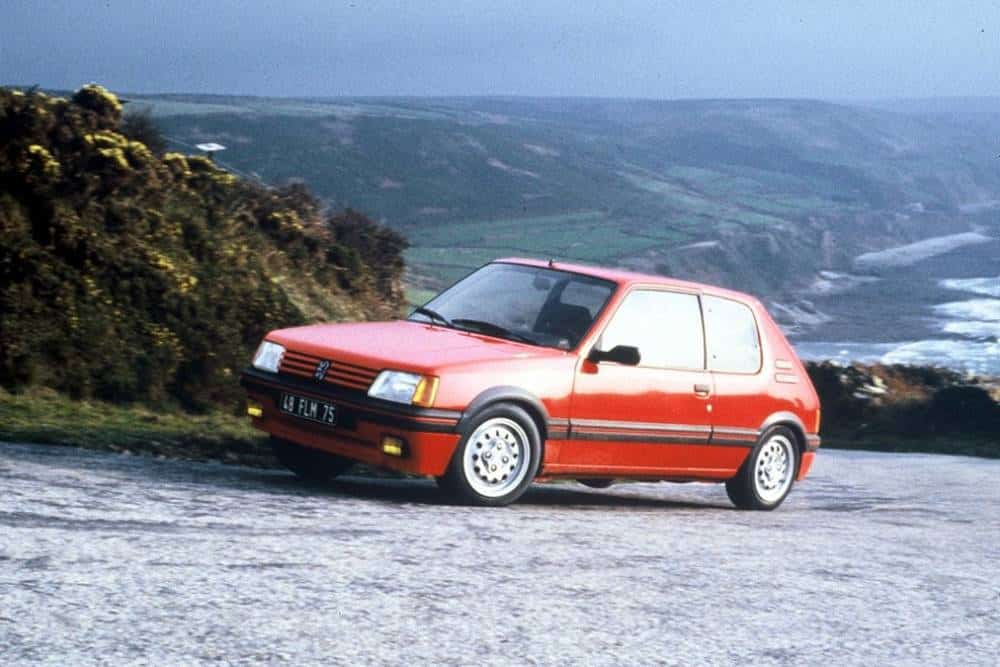 https://autogreeknews.gr/wp-content/uploads/2023/02/peugeot_205_1-3.jpg