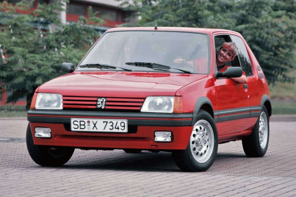 https://autogreeknews.gr/wp-content/uploads/2023/02/peugeot_205_1.jpg