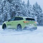 skoda-enyaq-rs-sets-two-guinness-records (1)