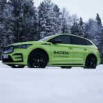 skoda-enyaq-rs-sets-two-guinness-records (2)