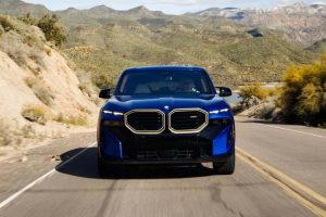 2023-BMW-XM-Marina-Bay-Blue-Metallic-5-2048×1366