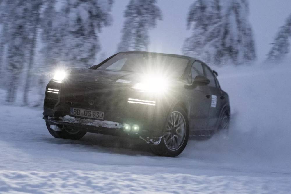 https://autogreeknews.gr/wp-content/uploads/2023/03/2023-Porsche-Cayenne-Testing-7.jpg
