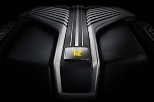 2023-rolls-royce-black-badge-wraith-black-arrow-en