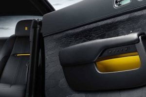 2023-rolls-royce-black-badge-wraith-black-arrow-in (10)