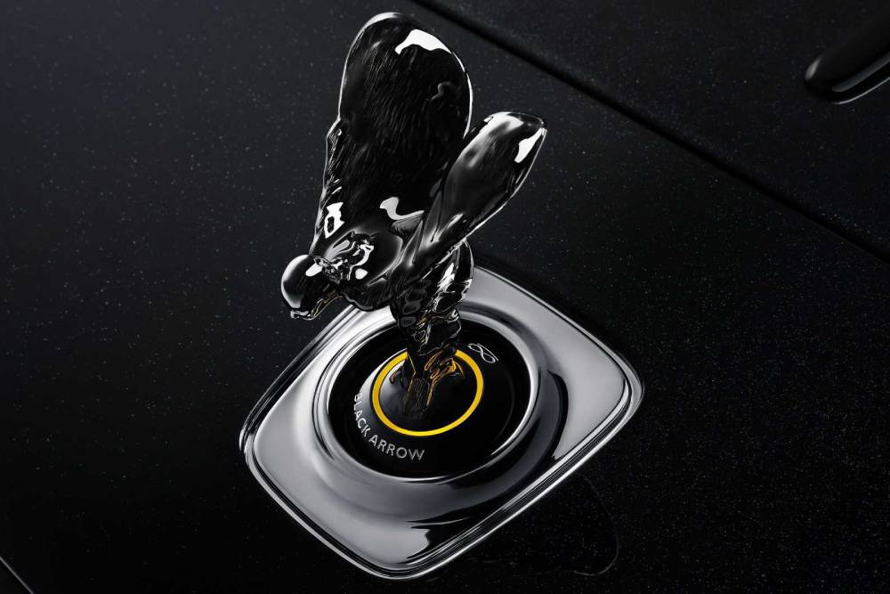 https://autogreeknews.gr/wp-content/uploads/2023/03/2023-rolls-royce-black-badge-wraith-black-arrow-in-6.jpg