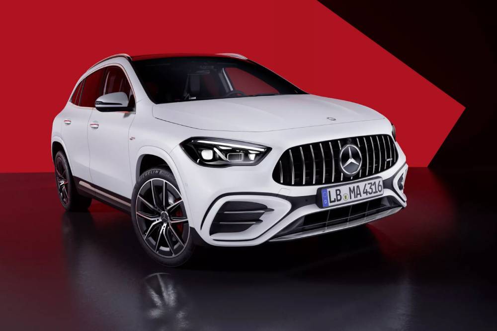 https://autogreeknews.gr/wp-content/uploads/2023/03/2024-Mercedes-GLA-GLB-1-2048x1366-1.jpg