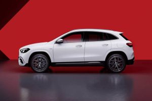 2024-Mercedes-GLA-GLB-4-2048×1366