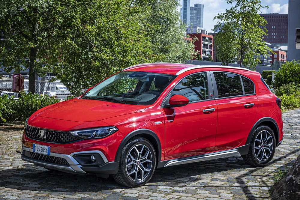 https://autogreeknews.gr/wp-content/uploads/2023/03/Fiat-Tipo-2023-1.jpg