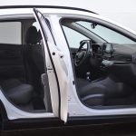 Hyundai-Bayon-esoteriko