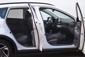 Hyundai-Bayon-esoteriko