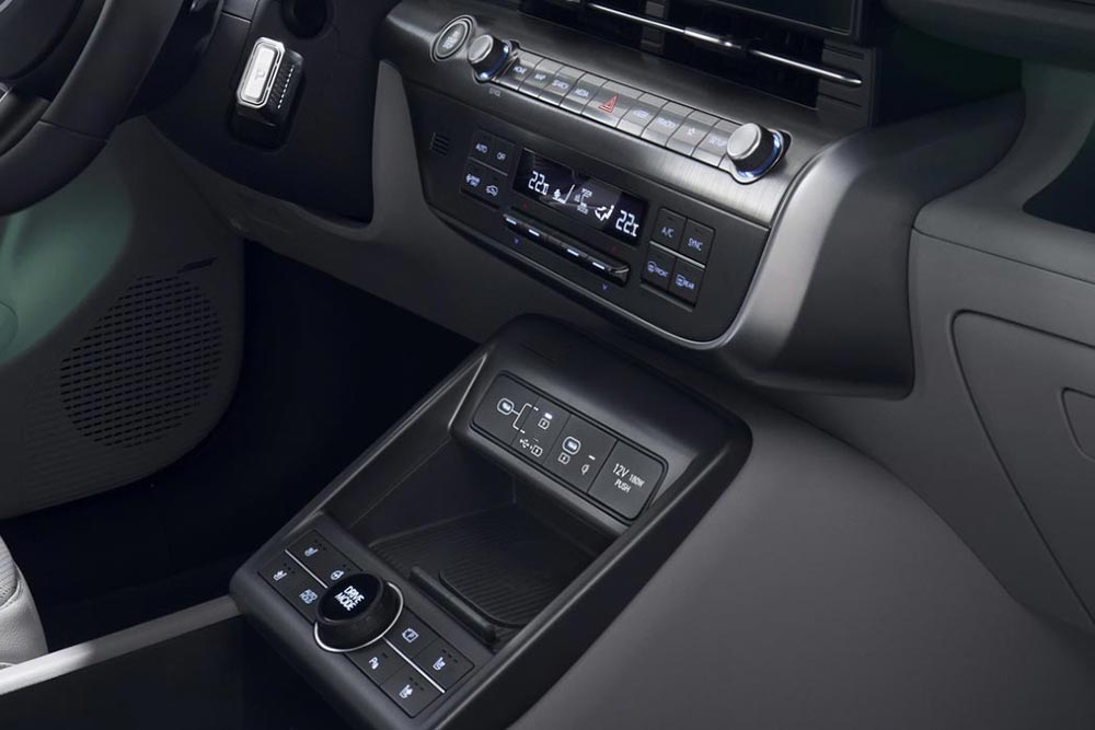 https://autogreeknews.gr/wp-content/uploads/2023/03/Hyundai-Kona-Electric-konsola.jpg