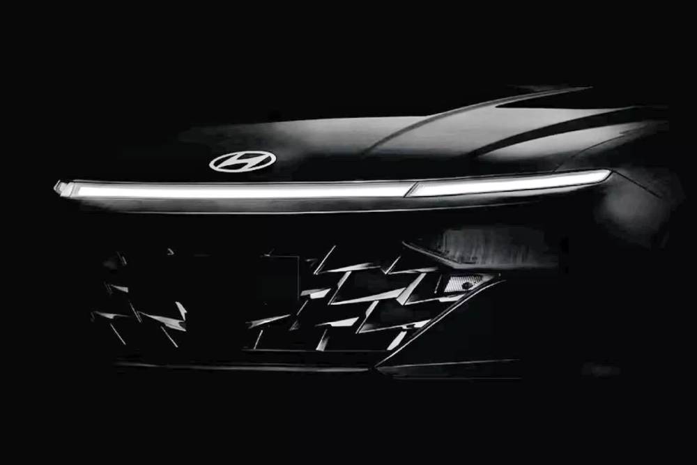 https://autogreeknews.gr/wp-content/uploads/2023/03/Hyundai-Verna-Teaser-1s.jpg
