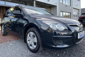 Hyundai-i30-2011-(1)