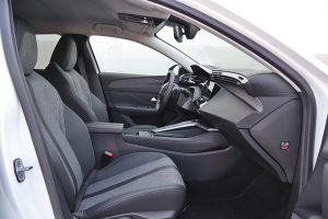 Peugeot 408 1.2 PureTech 130 (21)