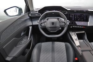 Peugeot 408 1.2 PureTech 130 (27)