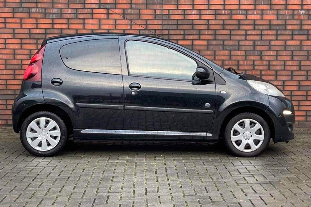 https://autogreeknews.gr/wp-content/uploads/2023/03/Peugeot_107_2013_for_sale-01-11.jpg