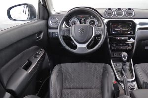 Suzuki-Vitara-Stong-Hybrid-esoteriko-(2)