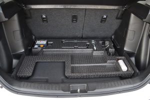 Suzuki-Vitara-Stong-Hybrid-esoteriko-(20)