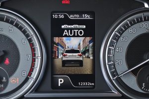 Suzuki-Vitara-Stong-Hybrid-esoteriko-(7)