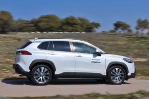 Toyota-Corolla-Cross-2.0-Hybrid-(10)