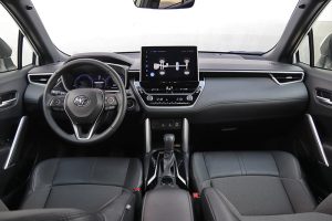 Toyota-Corolla-Cross-2.0-Hybrid-(16)