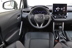 Toyota-Corolla-Cross-2.0-Hybrid-(17)