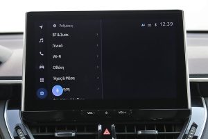 Toyota-Corolla-Cross-2.0-Hybrid-(19)