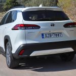 Toyota-Corolla-Cross-2.0-Hybrid-(2)