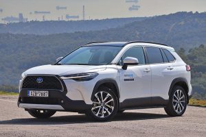 Toyota-Corolla-Cross-2.0-Hybrid-(28)