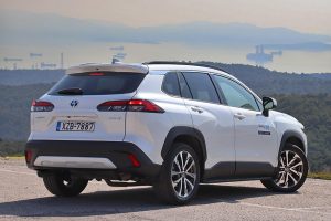 Toyota-Corolla-Cross-2.0-Hybrid-(30)