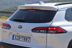 Toyota-Corolla-Cross-2.0-Hybrid-(31)