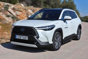 Toyota-Corolla-Cross-2.0-Hybrid-(33)