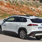 Toyota-Corolla-Cross-2.0-Hybrid-(4)
