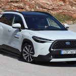 Toyota-Corolla-Cross-2.0-Hybrid-(6)