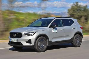 Volvo-XC40-T2-(1)