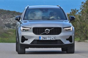 Volvo-XC40-T2-(3)