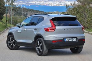 Volvo-XC40-T2-(5)