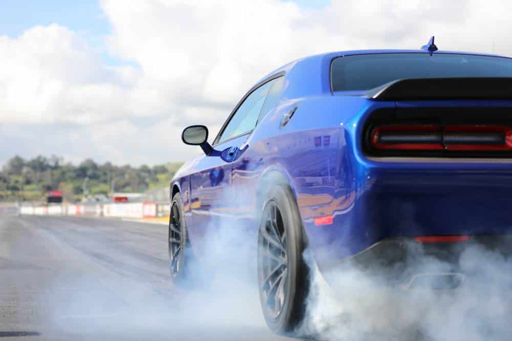 https://autogreeknews.gr/wp-content/uploads/2023/03/dodge_challenger_r_t_scat_pack_1320_95-1.jpg