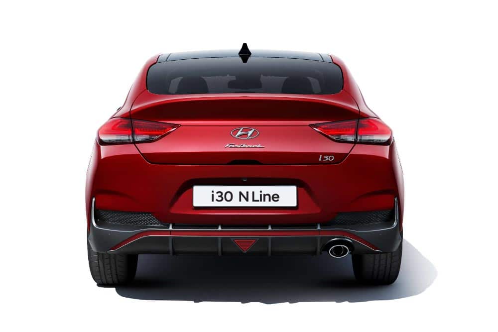 https://autogreeknews.gr/wp-content/uploads/2023/03/hyundai-i30-fastback-N-Line-rear.jpg