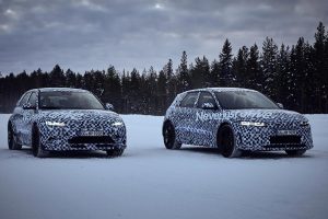 hyundai-ioniq-5-n-winter-test-drive-teaser-couple-02