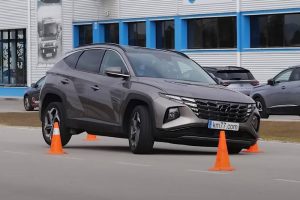 hyundai tucson phev moose test