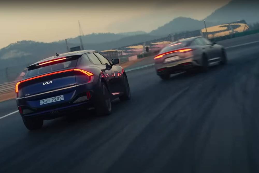 Το Kia EV6 GT αποχαιρετά το Stinger (+video)