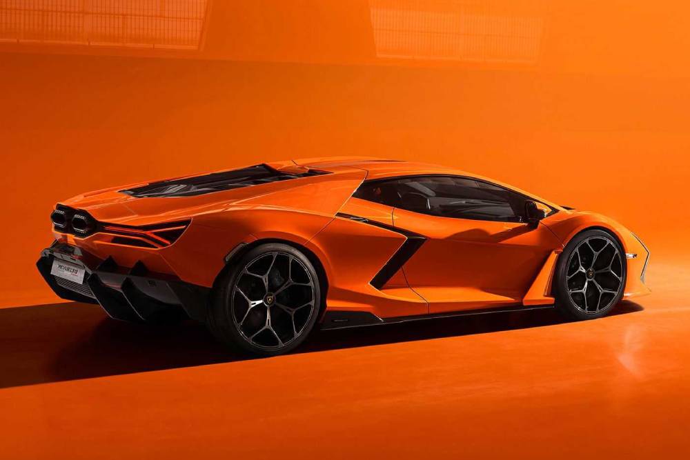https://autogreeknews.gr/wp-content/uploads/2023/03/lamborghini-revuelto-foto-2023-3.jpg