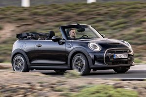 mini-cooper-se-convertible-1